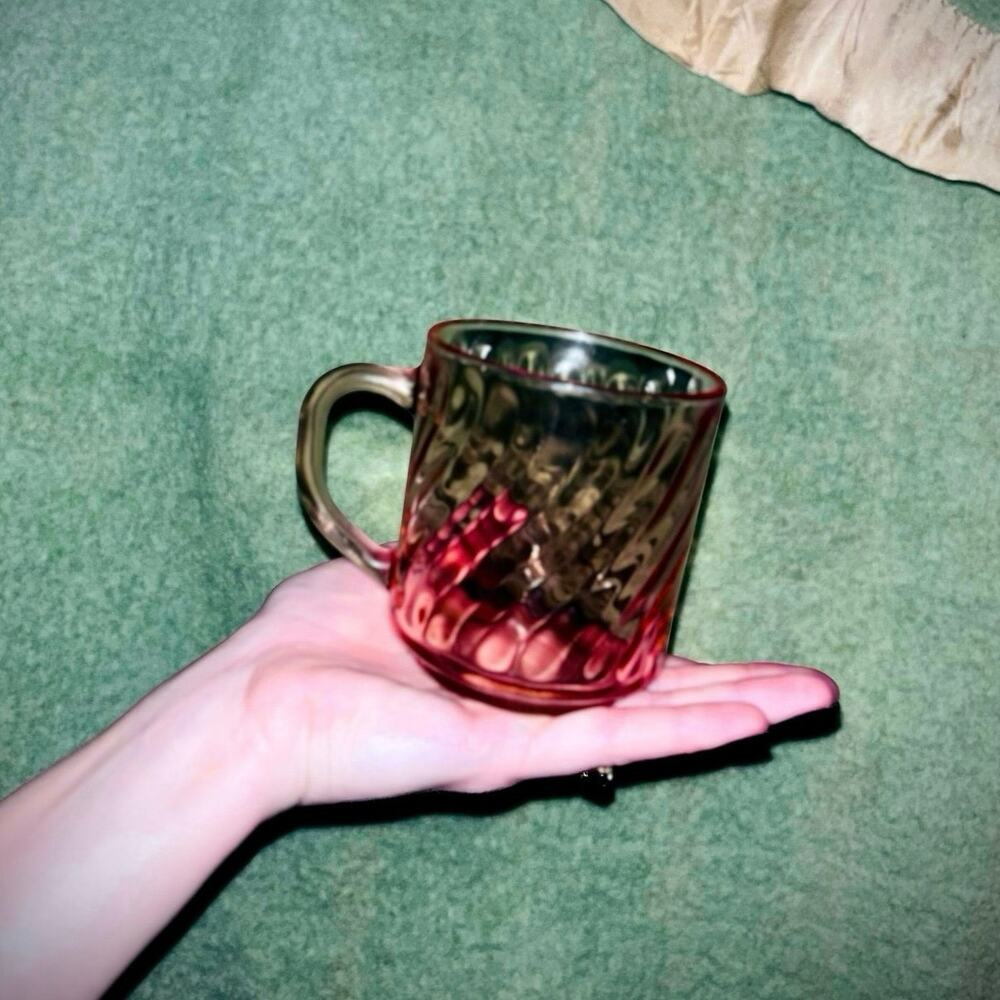 Vtg France Arcoroc Pink "Rosaline" Glass Optic Swirl Mug